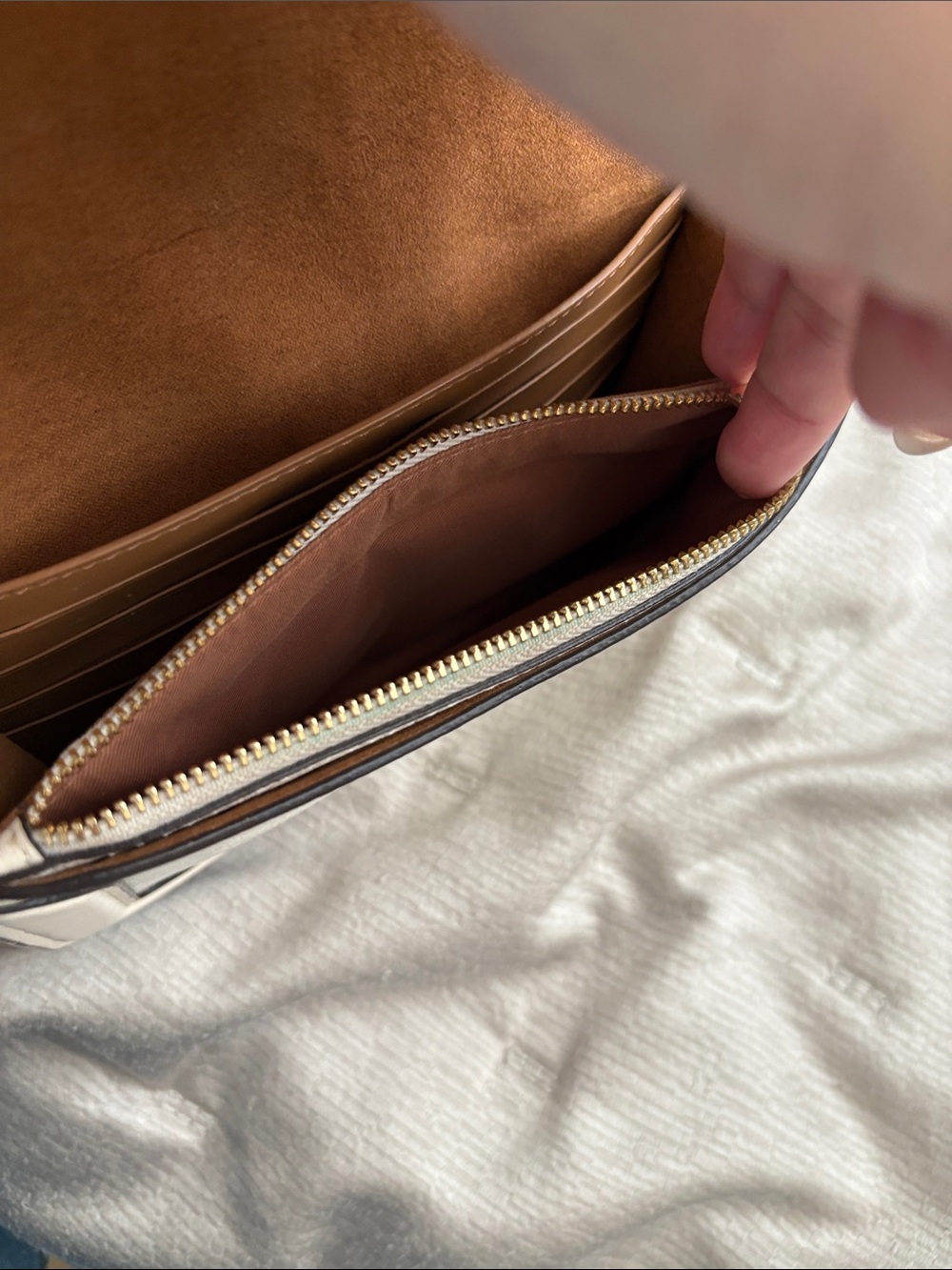 Coach Chalk and Cream Signature Crossbody with Gold Horse & Carriage Accent - Picture 6 of 7